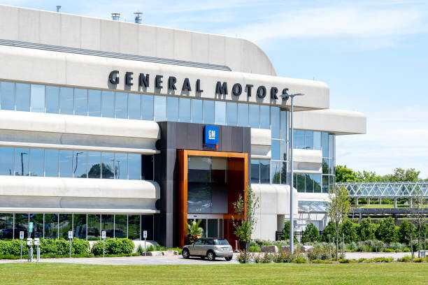 General Motors проводит реорганизацию с увольнениями